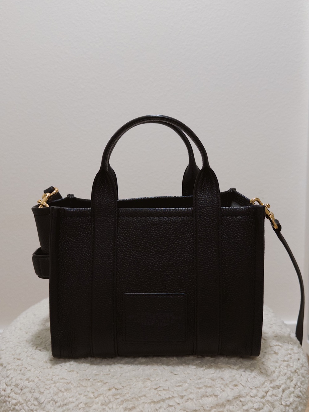 Marc Jacobs Black Leather 'The Tote Bag' Top-Handle Crossbody - Picture 3 of 6